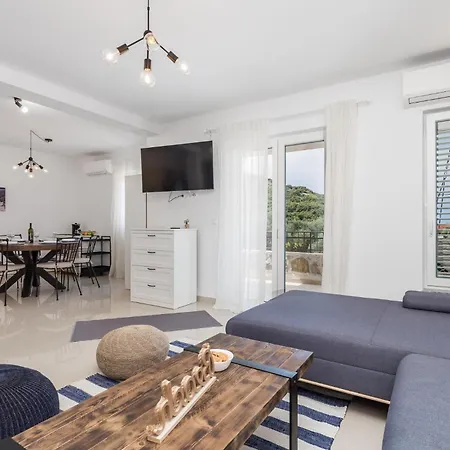 Stunning Home In Miholascica Σπίτι διακοπών