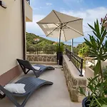 Stunning Home In Miholascica * Miholascica