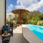 Vikendica Stunning Home In Miholascica *