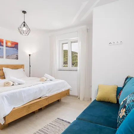 度假居 Awesome In Miholascica