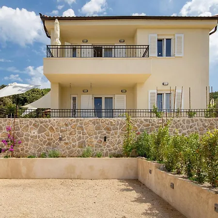 度假居 Awesome In *