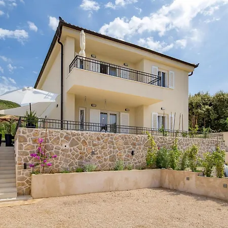 Stunning Home In Miholascica Miholascica