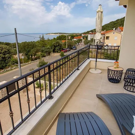 Stunning Home In Miholascica * Miholascica