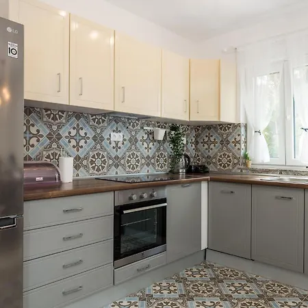 Stunning Home In Miholascica Feriehus *